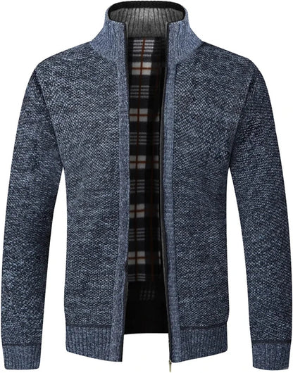 ✨Nytt i sortimentet✨ Stickad cardigan – vinterrock för herr