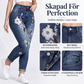 ✨ Dessa stretchiga skinny-jeans för damer, prydda med blomsterbroderier, satsar på en bekväm stil 👖